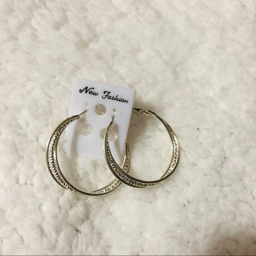 🎄🎄🎁🎁Silver hoop earrings🎁🎁🎄🎄